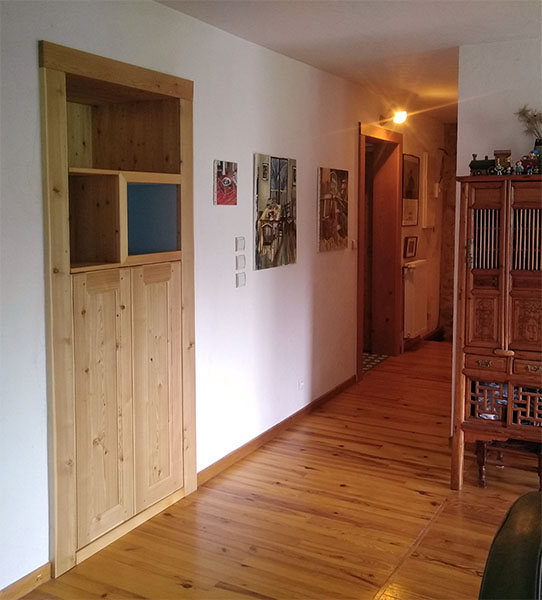 Placard passe-plat par la menuiserie Mont Bois (05200 Embrun, Hautes-Alpes, région PACA)