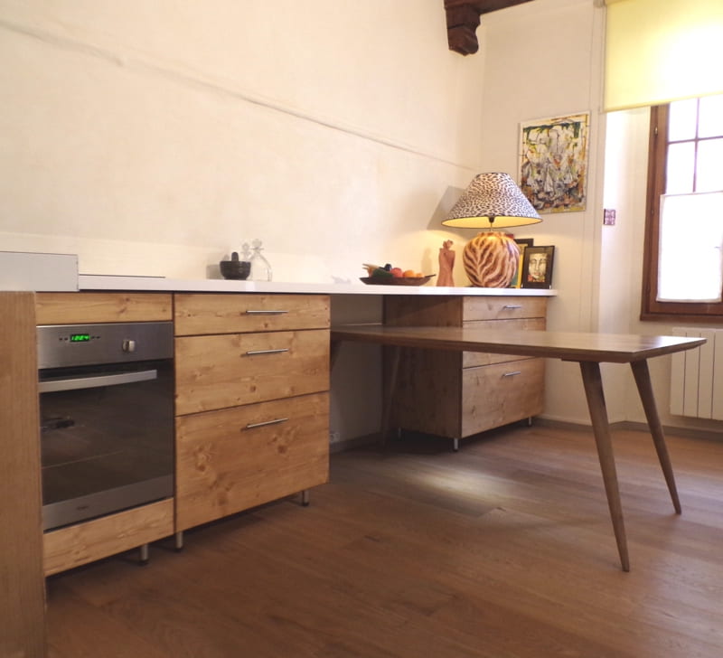 Création cuisine bois par la menuiserie-ébénisterie Mont Bois (05200 Embrun, Hautes-Alpes, région PACA)