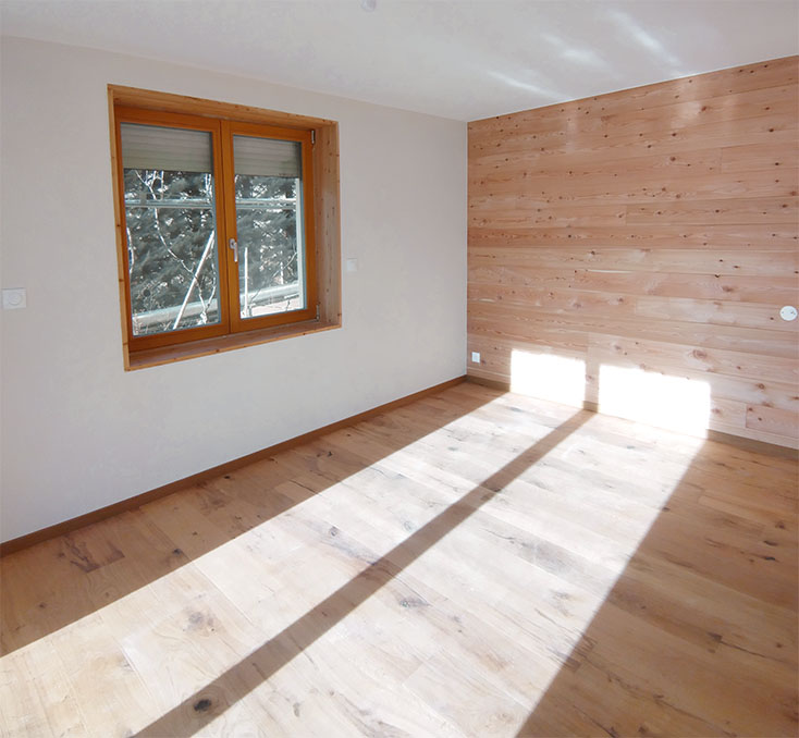 Parquet, lambris, fausse poutre par la menuiserie-ébénisterie Mont Bois (05200 Embrun, Hautes-Alpes, région PACA)