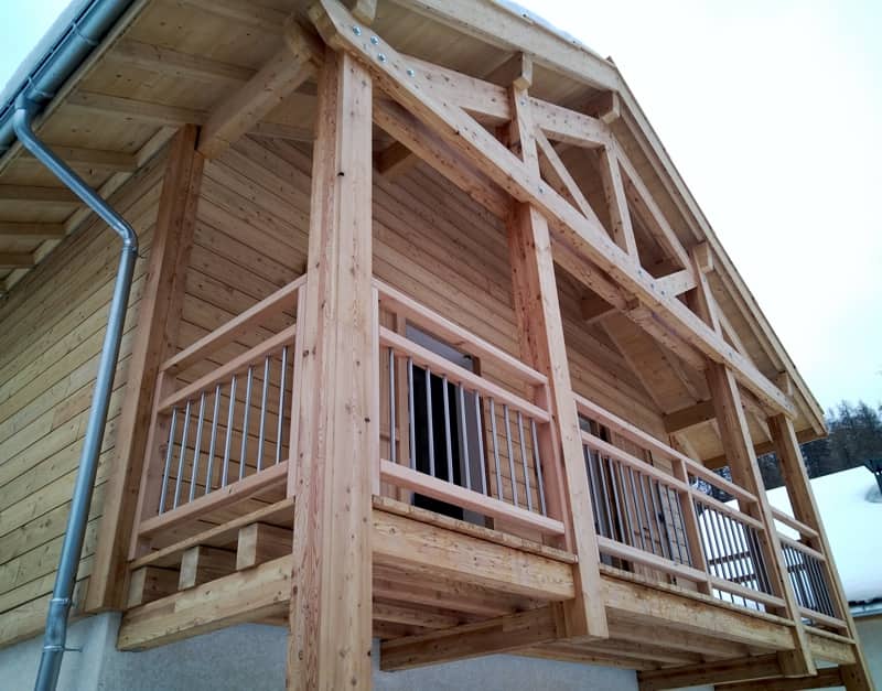 Garde corps bois métal aux Orres par la menuiserie-ébénisterie Mont Bois (05200 Embrun, Hautes-Alpes, région PACA)