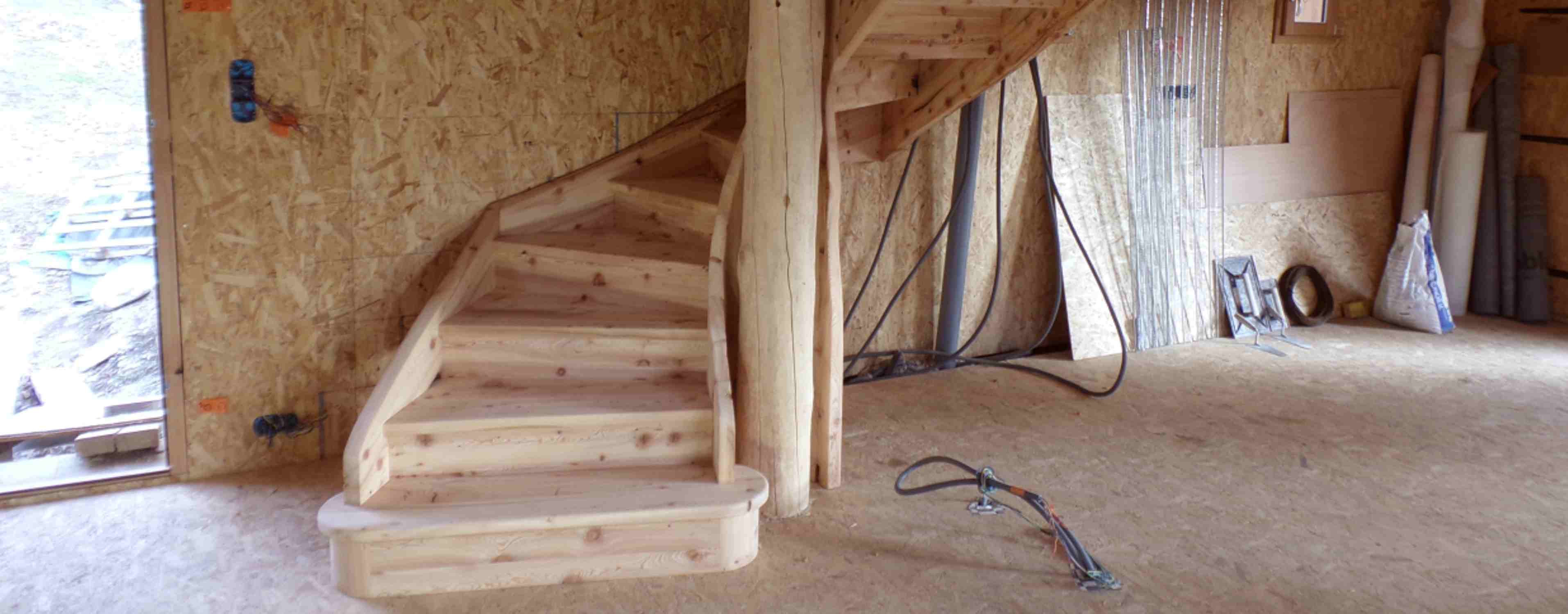 Vos menuiseries sur mesure réalisées par l'entreprise Mont Bois sont de qualité<br><br>Ses zones d'intervention :<br>les Hautes-Alpes (05) Gap - Embrun - Briançon